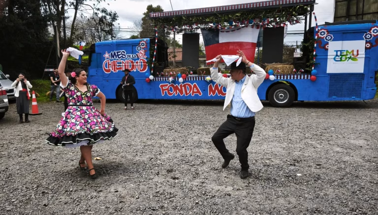 Labranza celebró las Fiestas Patrias con folclore itinerante y espíritu dieciochero