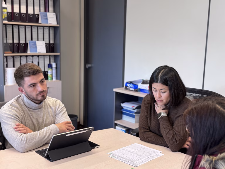 Patricio Poza sostuvo reunión clave para avanzar con proyectos de infraestructura en sector rural de Vilcún y emblemática villa de Lautaro