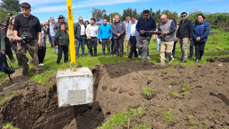 Autoridades y vecinos instalan primera piedra para construcción de nuevo puente Malleco y sus accesos en la comuna de Angol