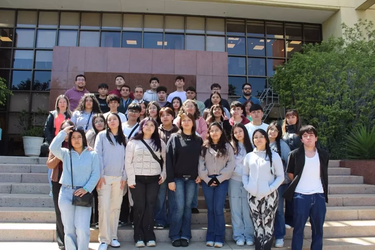Senador Jaime Quintana recibió a estudiantes de Carahue en el Congreso Nacional
