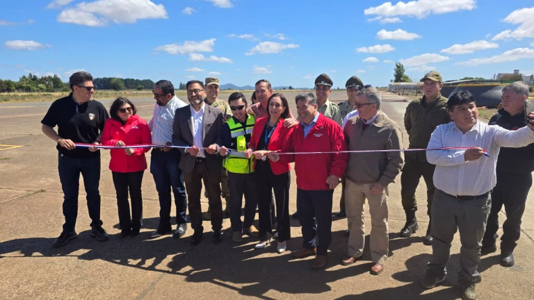 MOP inaugura obras de mejoramiento integral del aeródromo de Victoria