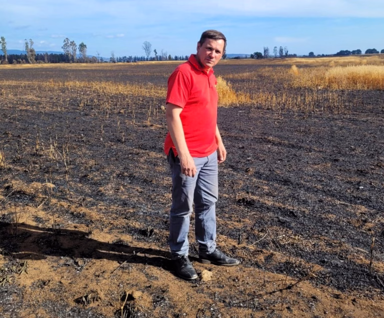 Diputado Jorge Rathgeb exige investigación a fondo para esclarecer incendio en predio agrícola en sector Chufquén en La Araucanía