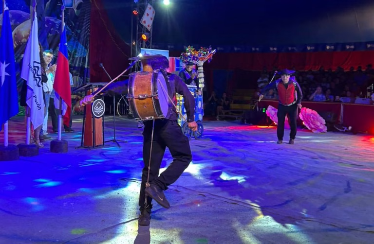Pucón reconoció el patrimonio del circo, chinchineros, organilleros y cochayuyeros