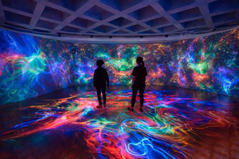 “Umbral”: experiencia inmersiva transforma la Galería de Arte de Temuco en un espacio de tránsito sensorial