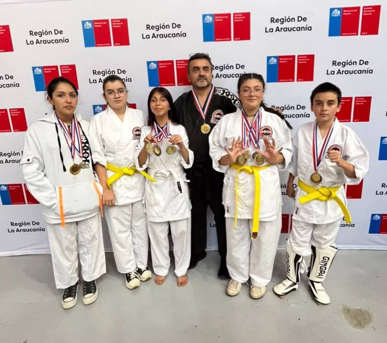 Kenpo Karate Kütral de Temuco brilla en Panamericano y suma 12 medallas
