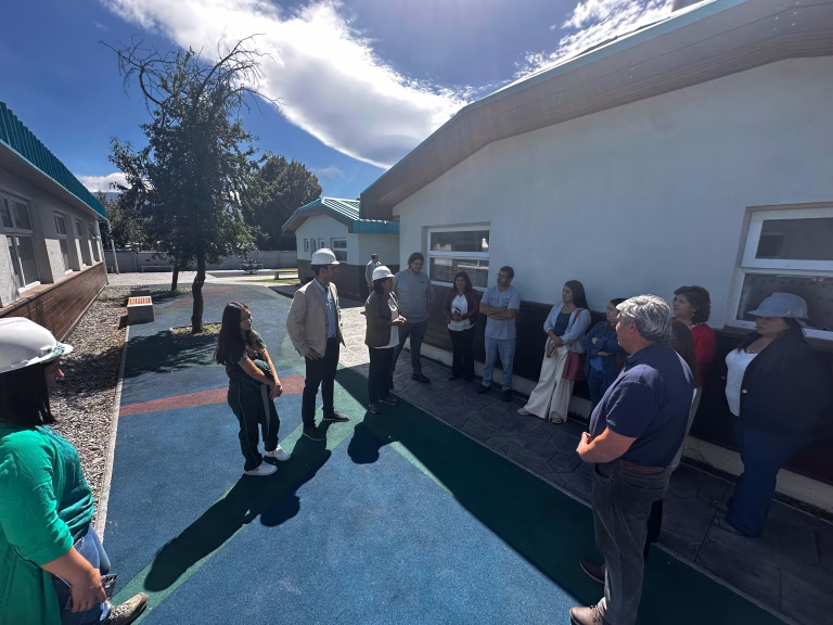 Autoridades visitan avance de proyecto de conservación en emblemática escuela municipal