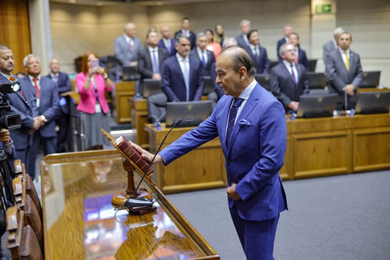 Ricardo Celis asume como senador por La Araucanía