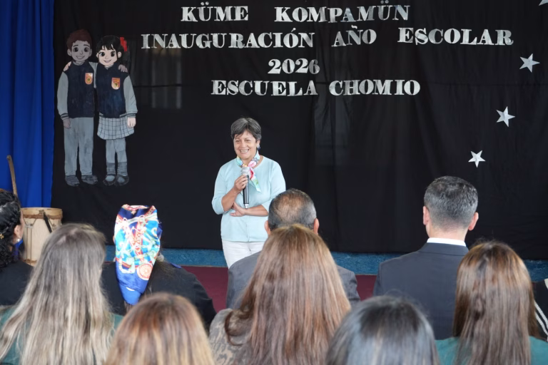Gobierno Regional invertirá más de $10 mil millones para reconstruir la Escuela de Chomío en Padre Las Casas