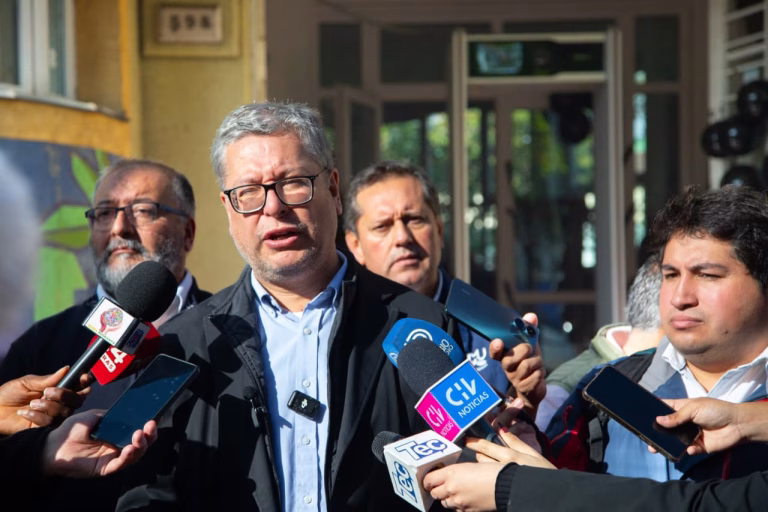 Alcalde Roberto Neira pide urgencia al Congreso para aprobar Ley de Convivencia Escolar tras hechos de violencia
