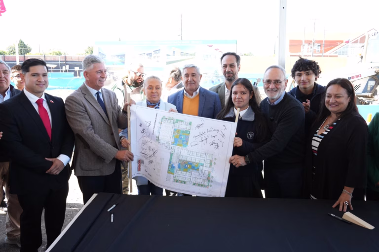 Renaico inicia histórica transformación educativa con nuevo liceo: inversión supera los $17 mil millones