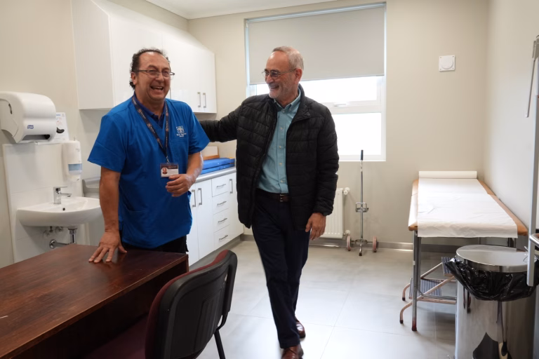 Gobernador René Saffirio convoca a hospitales de La Araucanía por impacto de recortes en Salud