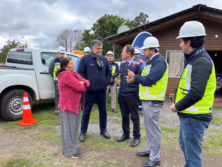 CGE entrega generador de respaldo a paciente electrodependiente en Padre Las Casas