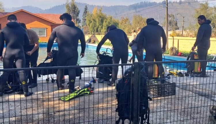 Ejército capacitó a Bomberos de La Araucanía en rescate subacuático, montaña y orientación terrestre