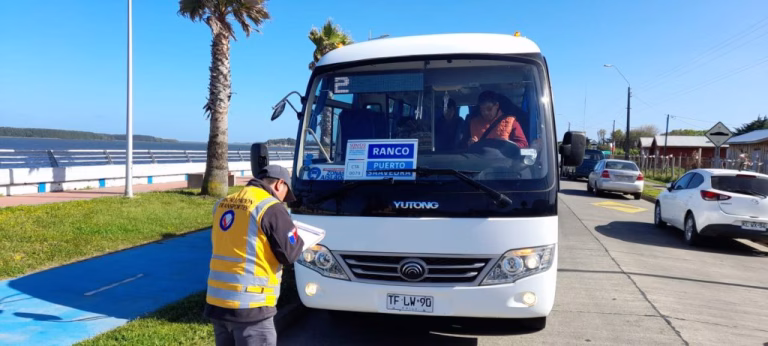 Crece presión sobre Transportes en La Araucanía por retrasos de pagos y cuestionamientos al control del transporte rural subsidiado