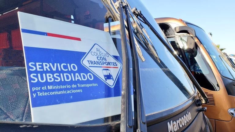 Más de 4 mil estudiantes de sectores rurales de La Araucanía contarán con transporte escolar gratuito entre 2027 y 2029