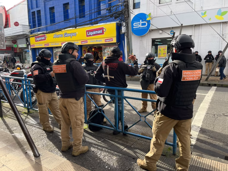 Operativo de copamiento en Temuco termina con detenido tras amenazas de muerte a funcionaria municipal