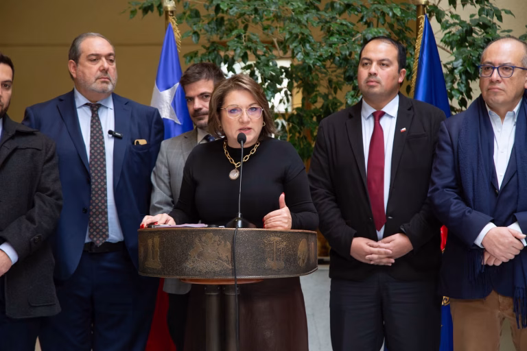 Andrea Parra oficia a la SEC por Codiner tras prolongados cortes de luz