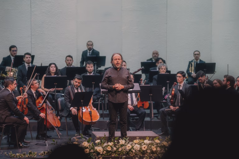 Orquesta Filarmónica de Temuco llevará las canciones de Joaquín Sabina al formato sinfónico