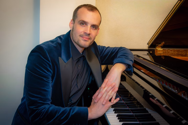 Pianista italiano Ludovico Troncanetti debutará en Chile junto a la Orquesta Filarmónica de Temuco