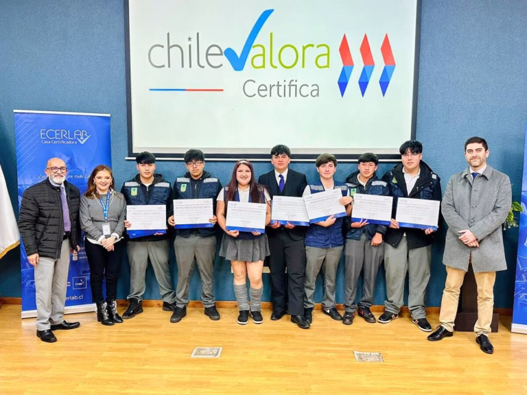 98 estudiantes de La Araucanía obtienen certificación laboral antes de egresar y fortalecen sus opciones de empleo