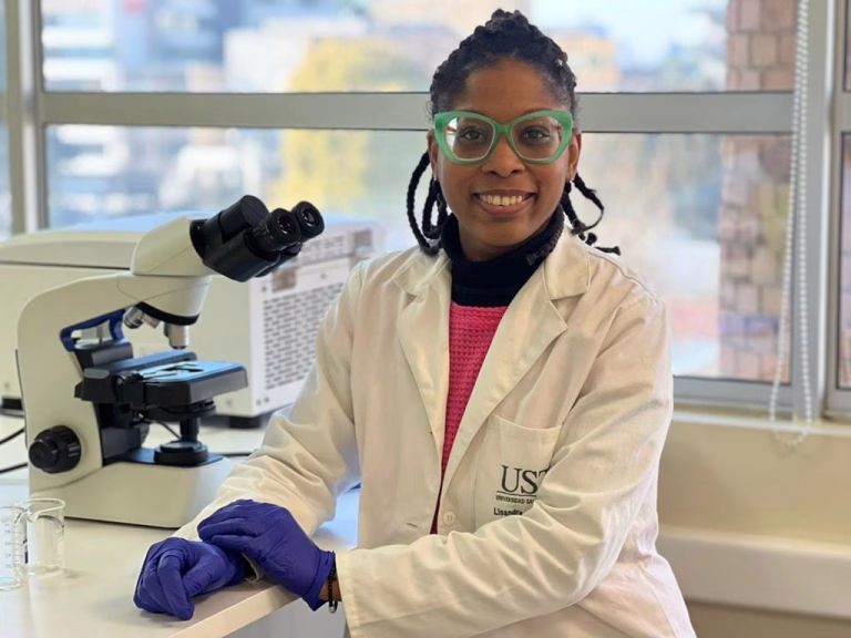 Investigadora de la UST Temuco impulsa desarrollo de biofármacos con inteligencia artificial y bioinformática