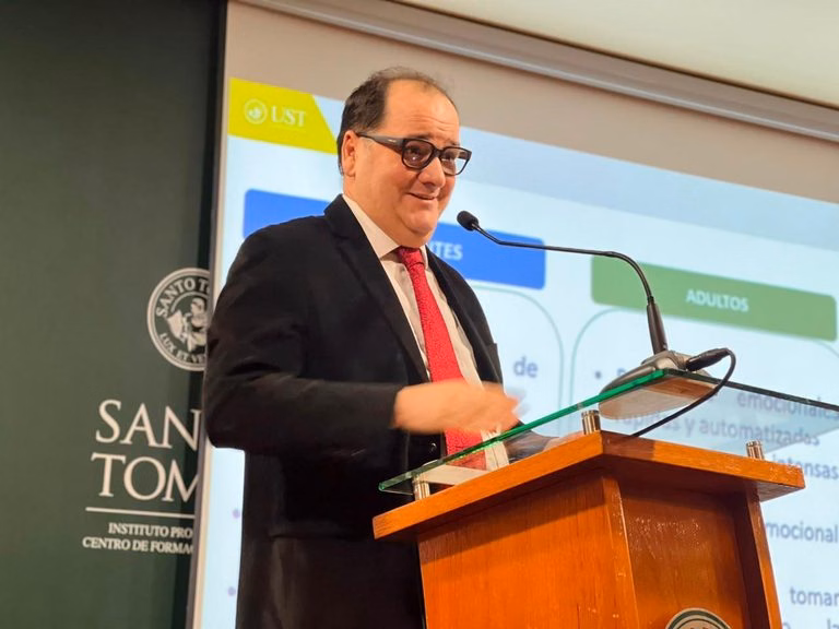 Académico de Universidad Santo Tomás Temuco lidera edición internacional sobre estimulación cerebral profunda