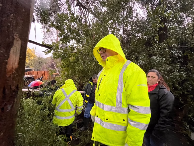 Temuco despliega 18 brigadas de emergencia ante sistema frontal y refuerza monitoreo por intensas lluvias y fuertes vientos