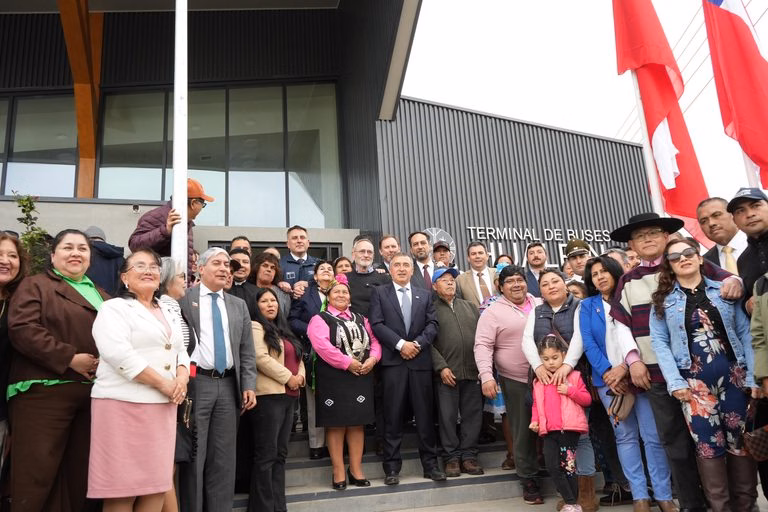 Nuevo Terminal de Buses de Hualpín fortalece conectividad de la zona costera beneficiando a más de 4 mil personas tras inversión del GORE