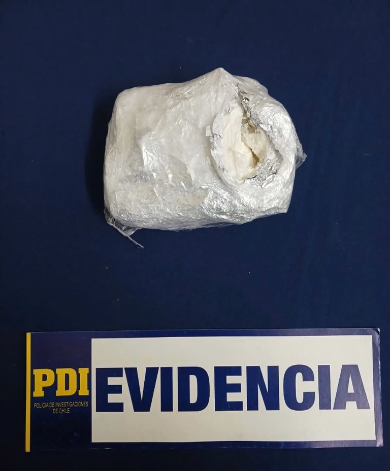 PDI detiene a mujer con casi 800 gramos de cocaína tras operativo en peaje Púa